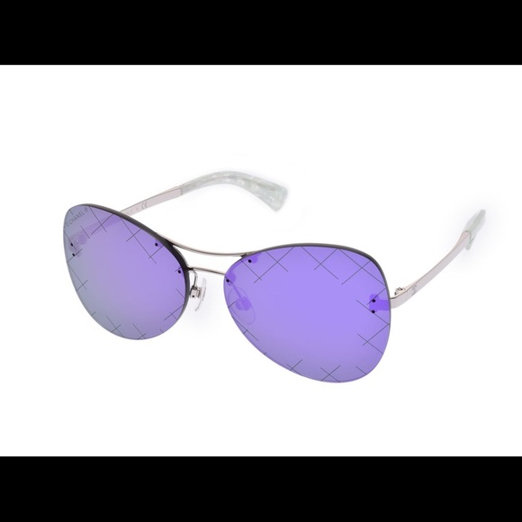 CHANEL Accessories - Chanel Sunglasses Like New! Mirrored Lenses